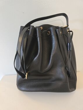 Hermès Black Leather Drawstring Bucket Shoulder Bag with Gold Hardware